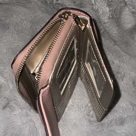 GUESS Women's Wallet - Picture 11 of 11